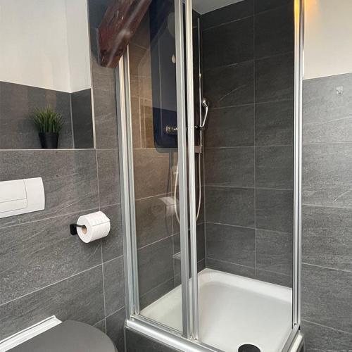 2-Bettzimmer mit Privatbad